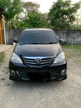Dijual avanza 1,5s matic th 11,komplit,plat h,dst.Rp 103juta-nego.