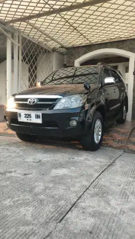TOYOTA FORTUNER G 2.7 AT 2005 HITAM