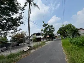 Kaliurang Km 12, Dekat Kampus PPPG Kesenian, Jl Besi Jangkang Jogja