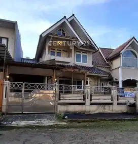 Jual CEPAT Rumah Gandeng, 2 Lt, Rp 5,4M (Luas=442m²),Lippo Krwc.