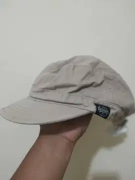 Topi Casual Khaki Garments – Bahan Twill, Kondisi Mulus (Preloved)