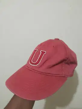 Topi Uniqlo U Red Vintage – Preloved Kondisi Bagus