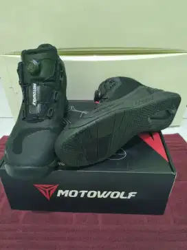 Sepatu touring motor merk Motorwof