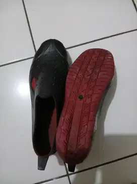 Dijual Sepatu Karet Ukuran 40
