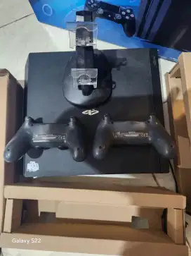 Playstations 4 pro 1 TB