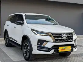 Fortuner GR 2.8 2023 KM 29.000 cat asli 100%