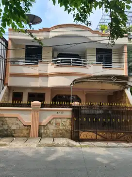 Rumah 2 Lantai  di Kelapa Gading Lokasi Strategis bisa untuk usaha