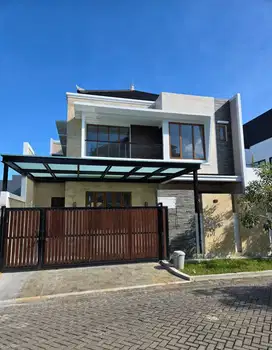 Dijual Rumah 2 Lantai Waterfront Citraland Surabaya Barat Dekat Mall