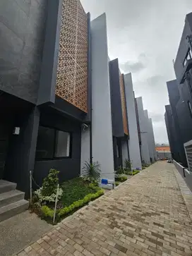 Rumah Di Permata Hijau Jakarta Selatan
