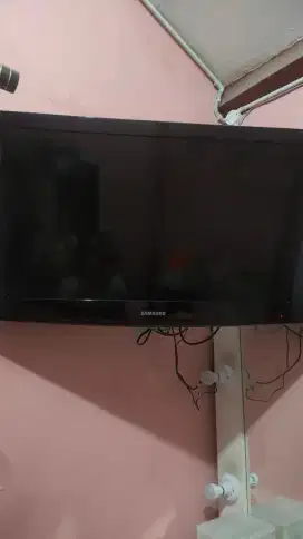JUAL TV SAMSUNG LCD 32INCH - LA32D4000E1, mulus dan normal