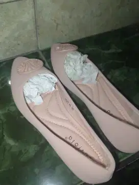 Sepatu flatshoes