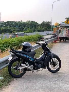 SUPRA X 125 BATMAN