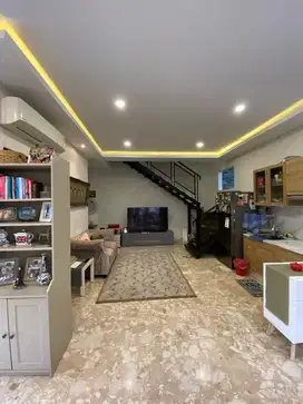 Dijual Rumah Full Furnished Cluster Bohemia Gading Serpong Tangerang