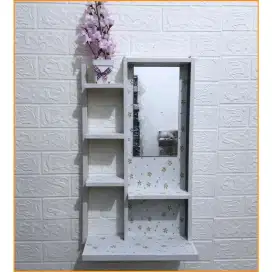 Rak gantung kosmetik