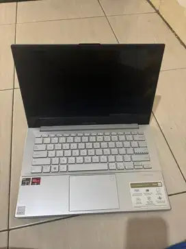 Di jual laptop ragen 3 like new baru pakai 5 bulan jarang di pakai