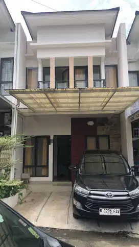 Disewakan Rumah 2 Lantai Bagus SHM di Pamulang