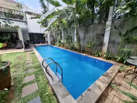 Jasa perawatan kolam renang