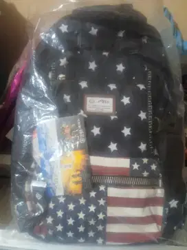 Tas sekolah anak laki laki