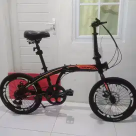 SEPEDA LIPAT PACIFIC UKURAN 20 MASIH ORIGINAL. NORMAL TINGGAL PAKAI