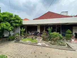 Dijual rumah tengah kota komersial area, PRIME LOCATION