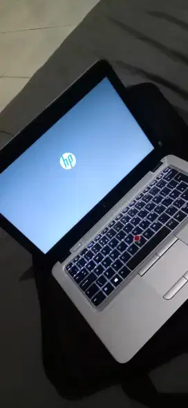 LAPTOP HP  13 INCH