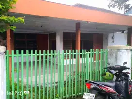 Dijual Murah, Tanah 298m² LB 124m² 4 Kamar, Tulungagung, Karangwaru