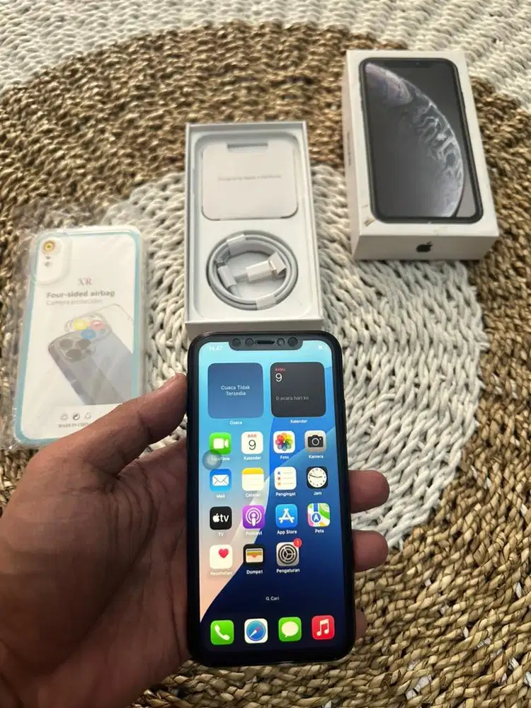Iphone Xr 64gb iBox garansi sudah habis
