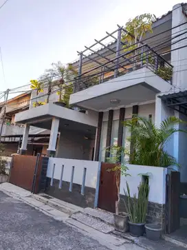 Dijual rumah siap huni tingkat 2 lantai di pekayon galaxy bebas banjit