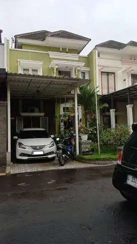 Rumah apik 2 lantai jalan lebar di Legoso-Ciputat.
