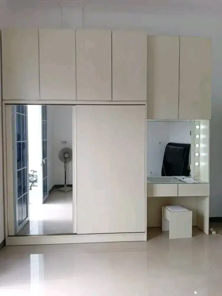 Lemari Pakaian Custom Ruangan