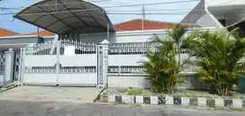 ‼️RUMAH LAMA TERAWAT‼️ RUMAH DHARMAHUSADA INDAH Dekat GALAXY MALL