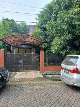 Dijual cepat rumah lt.264m di Villa Melati Mas, Serpong