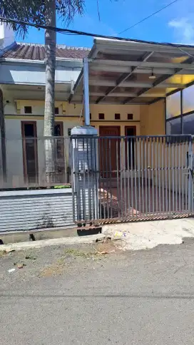 Rumah nyaman lingkungan tenang di turangga buah batu