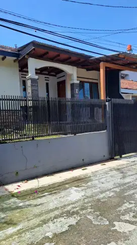 Rumah siap huni lingkungan nyaman dekat TSM di turangga buah batu