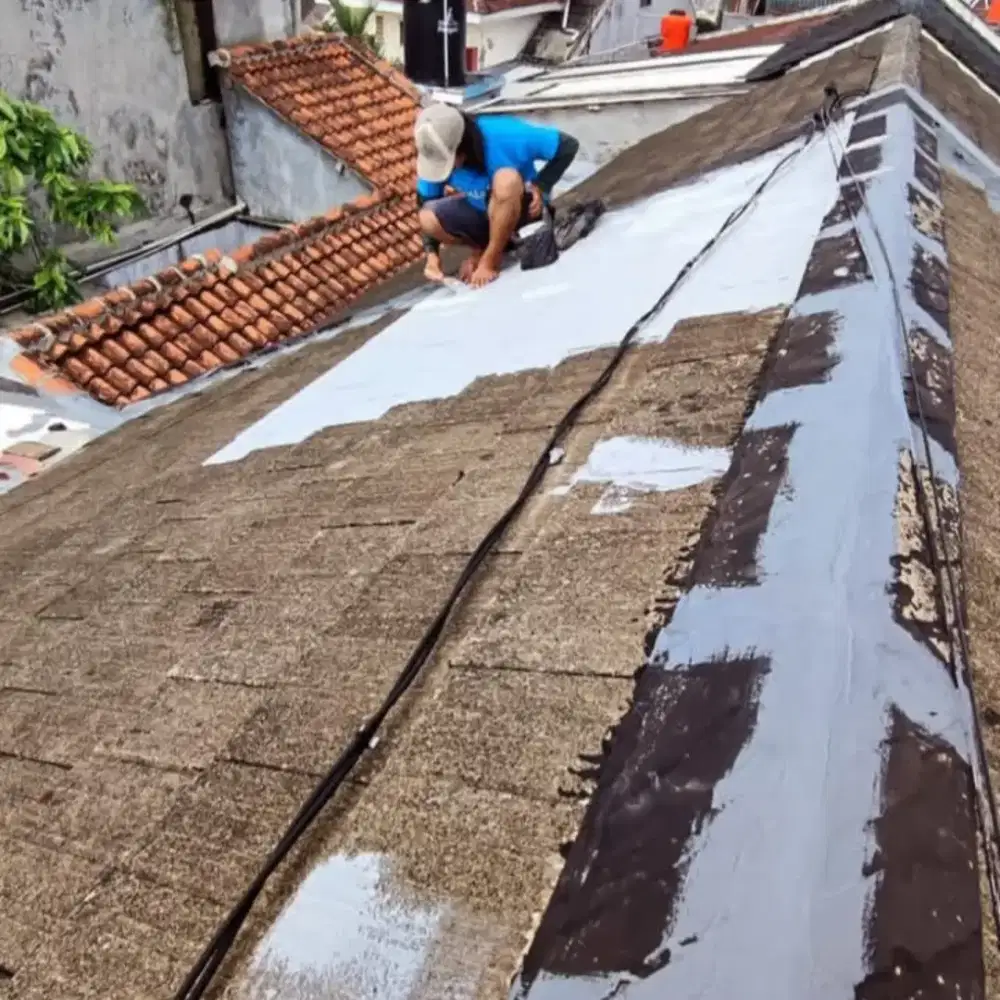 Perbaikan atap rumah