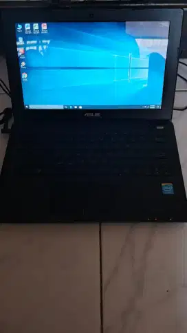 Nitebook Asus 12inc