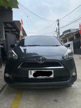 Jual cash sienta v at 17
