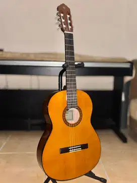 Gitar Klasik Yamaha CS-40 Ori Akustik [Full Set] + Stand + Capo + Tas