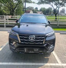 Dijual Toyota Fortuner 2021 GR 2.4
