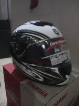 Helm ori Yamaha