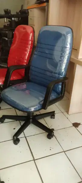 Kursi kantor direksi