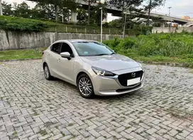 CASH MAZDA 2 sedan 2024 like new