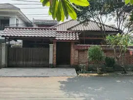 Dijual Rumah Etnik Jawa 1,5 Lantai Jakarta Selatan