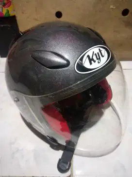 HELM KYT DJ MARU