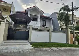 Di Jual  Rumah Dharmahusada Mas luas bangunan 425 m²