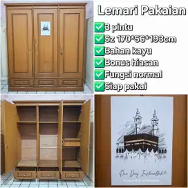 Lemari Pakaian 3 Pintu Bahan Kayu Kokoh Bersih Normal Siap Pakai