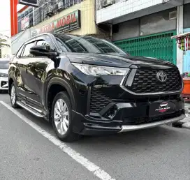 Toyota Innova Zenix 2.0 Hybrid V Modellista AT 2023 Hitam
