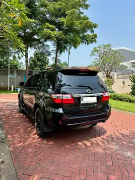 FOR SALE - Toyota Fortuner Black 2009 Diesel AT