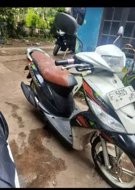 Motor Mio j 2012