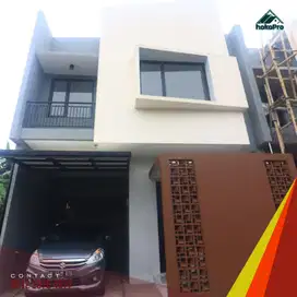 RUMAH MURAH DIJUAL 2 LANTAI 3 KAMAR TIDUR DI JATIRASA BEKASI DEKAT KOMSEN JATIASIH